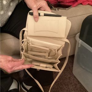 Un branded all leather purse